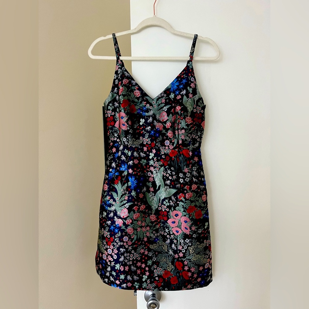 Cocktail dress — Embroidered & detailed, super cute!
